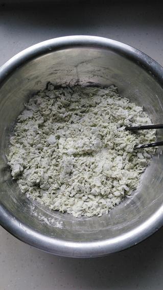 鲜蛤<a href=/shicai/shucai/BoCai/index.html target=_blank><u>菠菜</u></a>面