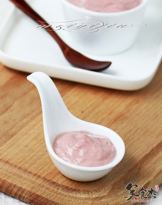 <a href=/shicai/guopin/CaoMei/index.html target=_blank><u>草莓</u></a><a href=/shicai/mimian/NaiLao/index.html target=_blank><u>奶酪</u></a>酱uH.jpg