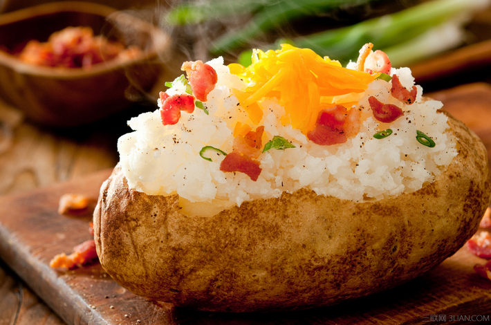 别拿<a href=/shicai/shucai/TuDou/index.html target=_blank><u>土豆</u></a>不当干粮