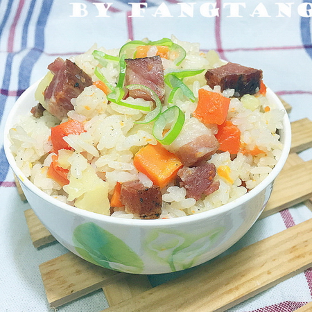 <a href=/shicai/rouqin/LaRou/index.html target=_blank><u>腊肉</u></a>焖饭怎么做