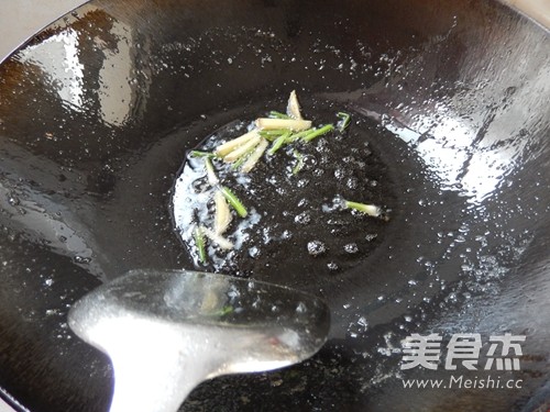 油爆河虾的做法