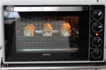 <a href=/shicai/mimian/YuMi/index.html target=_blank><u>玉米</u></a>坚果蛋糕步骤9