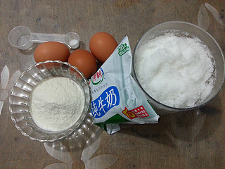 无油<a href=/shicai/mimian/NiuNai/index.html target=_blank><u>牛奶</u></a><a href=zt/qifengdg target=_blank><u>戚风蛋糕</u></a>