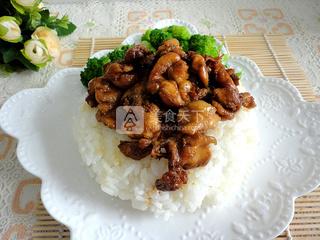 照烧<a href=/shicai/rouqin/JiChi/index.html target=_blank><u>鸡翅</u></a>根饭