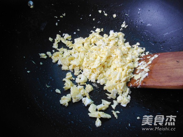 五彩蛋炒饭的做法