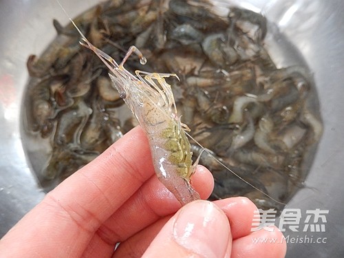 油爆河虾的做法