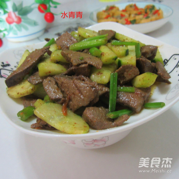 黄反炒<a href=/shicai/rouqin/ZhuGan/index.html target=_blank><u>猪肝</u></a>的做法