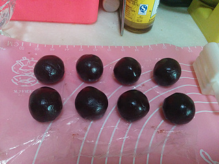 抹茶豆沙<a href=/shicai/guopin/Tao/index.html target=_blank><u>桃</u></a>山月饼