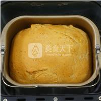 全麦<a href=/shicai/mimian/MianBao/index.html target=_blank><u>面包</u></a>的做法