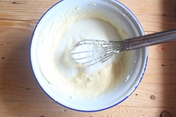 <a href=/shicai/guopin/MangGuo/index.html target=_blank><u>芒果</u></a><a href=/shicai/mimian/SuanNai/index.html target=_blank><u>酸奶</u></a>冻<a href=/shicai/mimian/ZhiShi/index.html target=_blank><u>芝士</u></a>的做法步骤:8