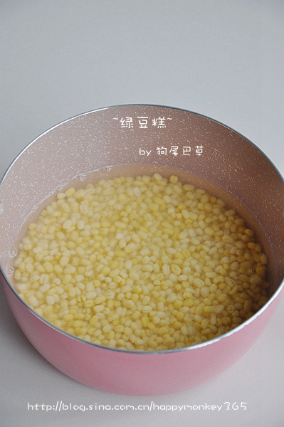 <a href=/shicai/mimian/LvDou/index.html target=_blank><u>绿豆</u></a>糕步骤2