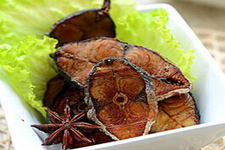 熏<a href=/shicai/shuichanpin/BoYu/index.html target=_blank><u>鲅鱼</u></a>的做法
