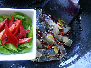 <a href=/shicai/shucai/WoJu/index.html target=_blank><u>莴苣</u></a>炒<a href=/shicai/rouqin/LaRou/index.html target=_blank><u>腊肉</u></a>