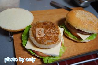 <a href=/shicai/rouqin/ZhuRou/index.html target=_blank><u>猪肉</u></a>汉堡包