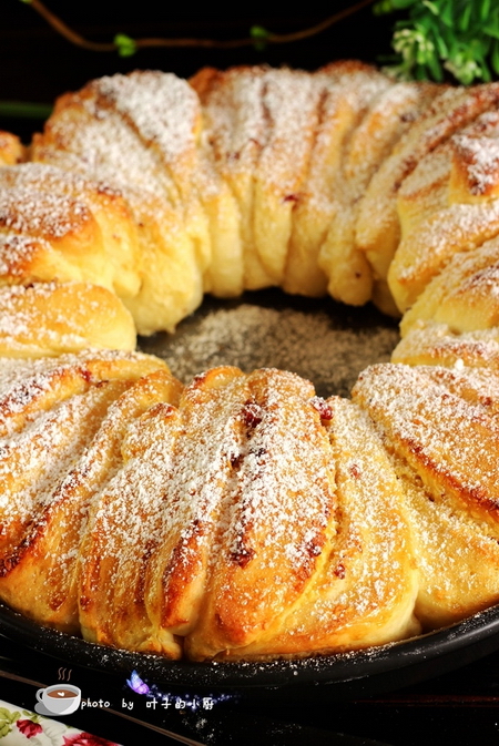 椰蓉花环<a href=/shicai/mimian/MianBao/index.html target=_blank><u>面包</u></a>