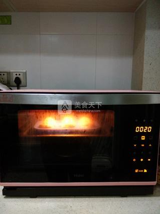 <a href=/shicai/guopin/ZhiMa/index.html target=_blank><u>芝麻</u></a><a href=/shicai/guopin/XingRen/index.html target=_blank><u><a href=/shicai/guopin/Xing/index.html target=_blank><u>杏</u></a>仁</u></a>蛋糕