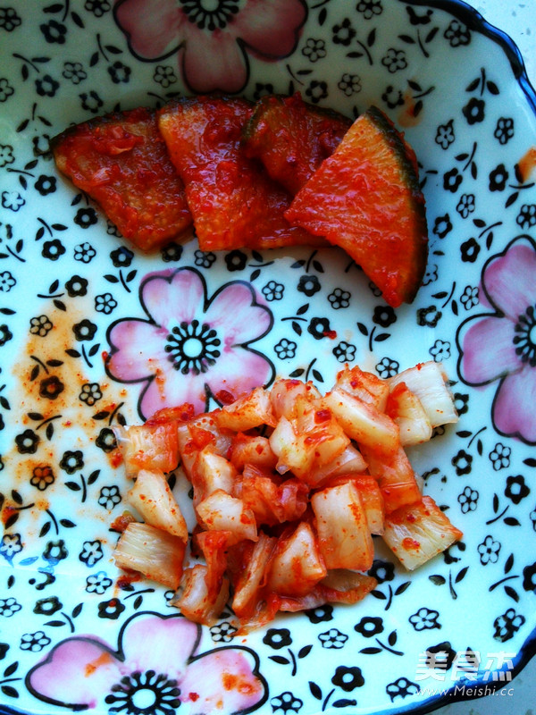 辣<a href=/shicai/shucai/BaiCai/index.html target=_blank><u>白菜</u></a>煎蛋的做法