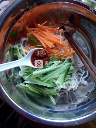 <a href=zt/lbjzg target=_blank><u>凉拌金针菇</u></a>