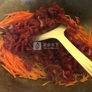 大蒜炒<a href=/shicai/rouqin/NiuRou/index.html target=_blank><u>牛肉</u></a>