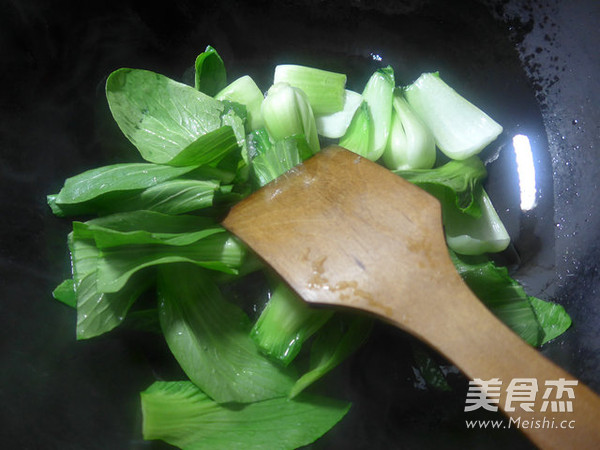 <a href=/shicai/mimian/FuZhu/index.html target=_blank><u>腐竹</u></a><a href=/shicai/shucai/QingCai/index.html target=_blank><u>青菜</u></a><a href=/shicai/mimian/NianGao/index.html target=_blank><u>年糕</u></a>汤的做法