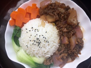 <a href=/shicai/rouqin/FeiNiu/index.html target=_blank><u>肥牛</u></a>时蔬饭