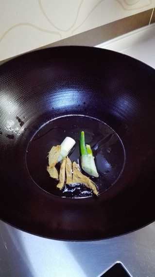 清炖<a href=/shicai/shuichanpin/SuoYu/index.html target=_blank><u>梭鱼</u></a>