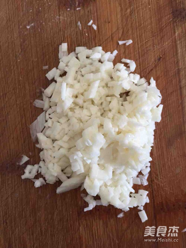 <a href=/shicai/shucai/ShanYao/index.html target=_blank><u>山药</u></a>肉末粥(婴儿版)的做法