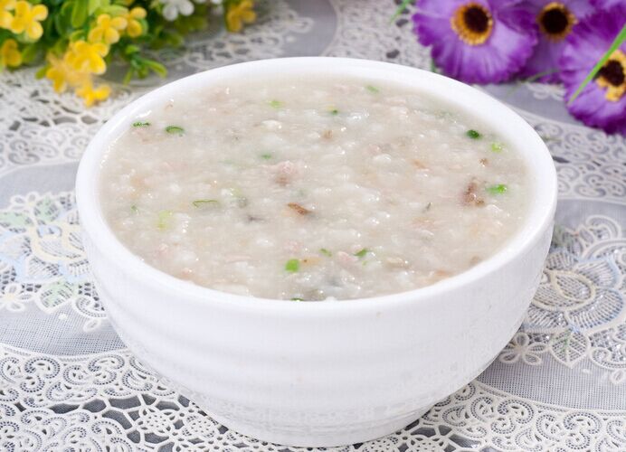 <a href=/shicai/rouqin/PiDan/index.html target=_blank><u>皮蛋</u></a>瘦肉粥做法