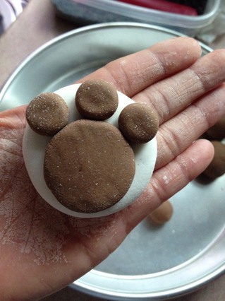 小猪<a href=/shicai/rouqin/XiongZhang/index.html target=_blank><u>熊掌</u></a>汤圆