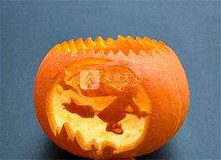 万圣节<a href=/shicai/shucai/NanGua/index.html target=_blank><u>南瓜</u></a>灯雕刻