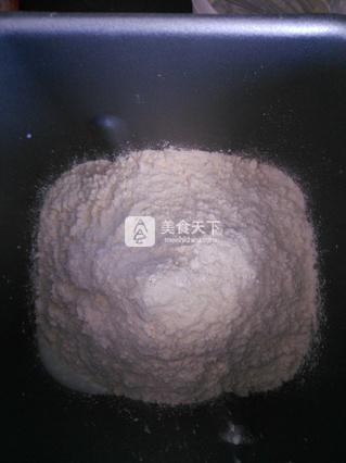 中种<a href=/shicai/mimian/LianRu/index.html target=_blank><u>炼乳</u></a><a href=/shicai/mimian/TuSi/index.html target=_blank><u>吐司</u></a>