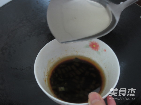 怀<a href=/shicai/shucai/ShanYao/index.html target=_blank><u>山药</u></a>蒸<a href=/shicai/shuichanpin/JiYu/index.html target=_blank><u>鲫鱼</u></a>的做法