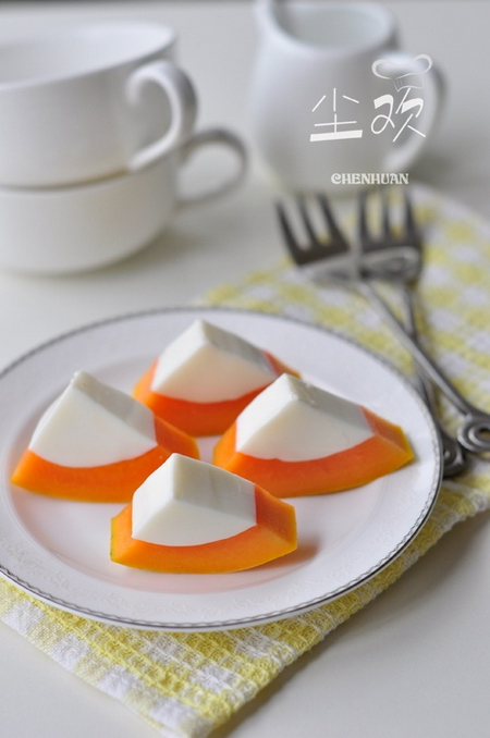 <a href=/shicai/guopin/MuGua/index.html target=_blank><u>木瓜</u></a><a href=/shicai/mimian/NiuNai/index.html target=_blank><u>牛奶</u></a>冻