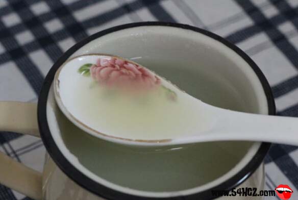 番<a href=/shicai/guopin/ShiLiu/index.html target=_blank><u>石榴</u></a>的吃法