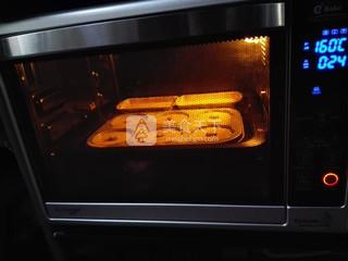 <a href=/shicai/mimian/HuangDou/index.html target=_blank><u>黄豆</u></a>酱海绵蛋糕