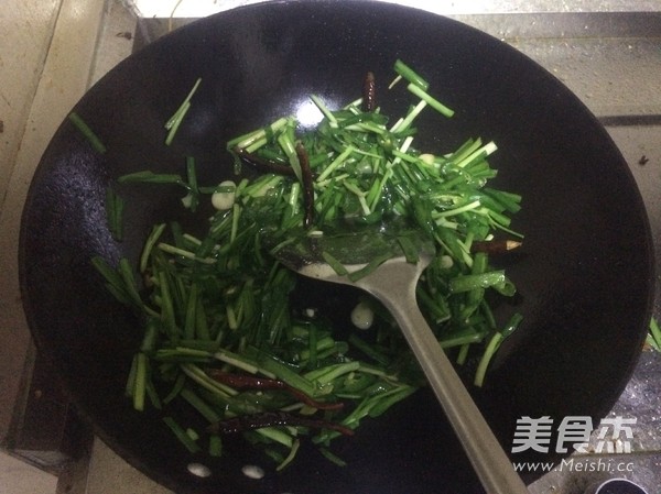 <a href=/shicai/shucai/JiuCai/index.html target=_blank><u>韭菜</u></a>炒鸭<a href=/shicai/rouqin/Xue/index.html target=_blank><u>血</u></a>的做法