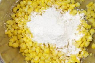 黄金<a href=/shicai/mimian/YuMi/index.html target=_blank><u>玉米</u></a>烙