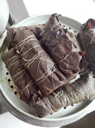 大<a href=/shicai/mimian/HuangMi/index.html target=_blank><u>黄米</u></a><a href=/shicai/rouqin/LaRou/index.html target=_blank><u>腊肉</u></a>粽子