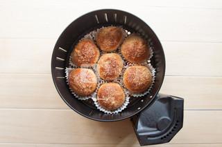 炼奶椰蓉小<a href=/shicai/mimian/MianBao/index.html target=_blank><u>面包</u></a>