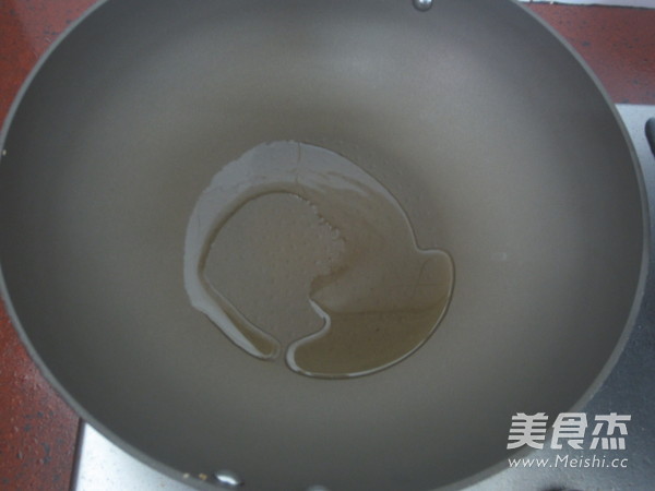 <a href=/shicai/shucai/ZhaCai/index.html target=_blank><u>榨菜</u></a>炒蛋的做法