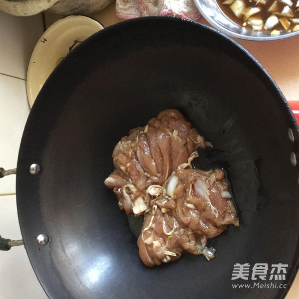 奥尔良<a href=/shicai/rouqin/JiTui/index.html target=_blank><u>鸡腿</u></a>饭的做法