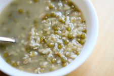 <a href=/shicai/mimian/LvDou/index.html target=_blank><u>绿豆</u></a>粥怎么做