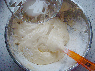 六寸中空海绵蛋糕