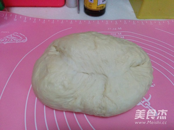 香葱<a href=/shicai/mimian/ZhiShi/index.html target=_blank><u>芝士</u></a>绣球包的做法