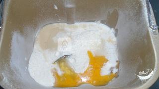 心形玫瑰卷<a href=/shicai/mimian/MianBao/index.html target=_blank><u>面包</u></a>