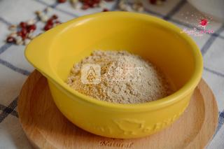 <a href=/shicai/mimian/HongDou/index.html target=_blank><u>红豆</u></a><a href=/shicai/mimian/YiMi/index.html target=_blank><u>薏米</u></a><a href=/shicai/shucai/ShanYao/index.html target=_blank><u>山药</u></a>粉