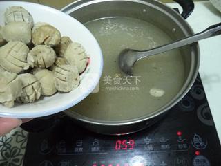 丸子<a href=/shicai/mimian/FenSi/index.html target=_blank><u>粉丝</u></a>汤