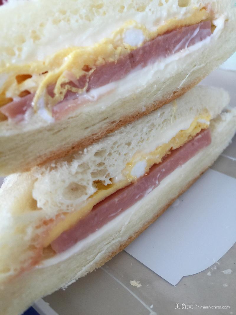 <a href=/shicai/rouqin/HuoTui/index.html target=_blank><u>火腿</u></a>三明治