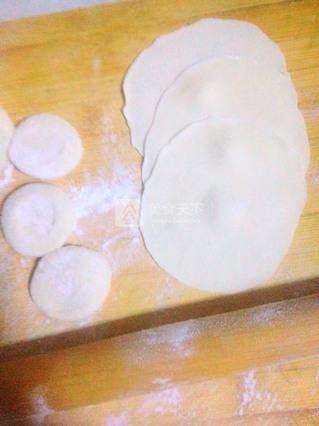 <a href=/shicai/shucai/HuiXiang/index.html target=_blank><u>茴香</u></a>饺子