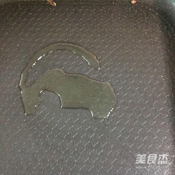 圆椒炒肉丁的做法